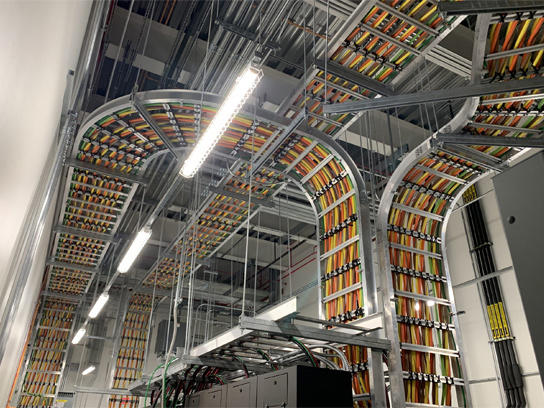 فاصله استاندارد پله های نردبان کابل چقدر است؟